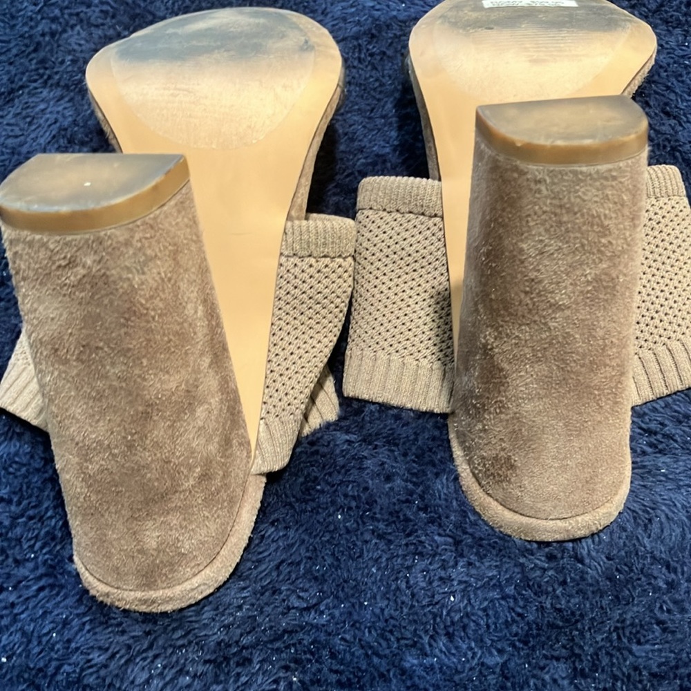 Steve Madden Taupe Stacked Heels Size 6 - Picture 4 of 4